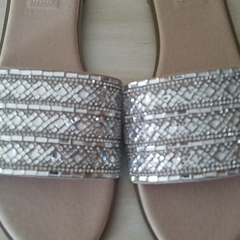 Cute Silver Mosaic Look Sandals - Picture 3 of 4